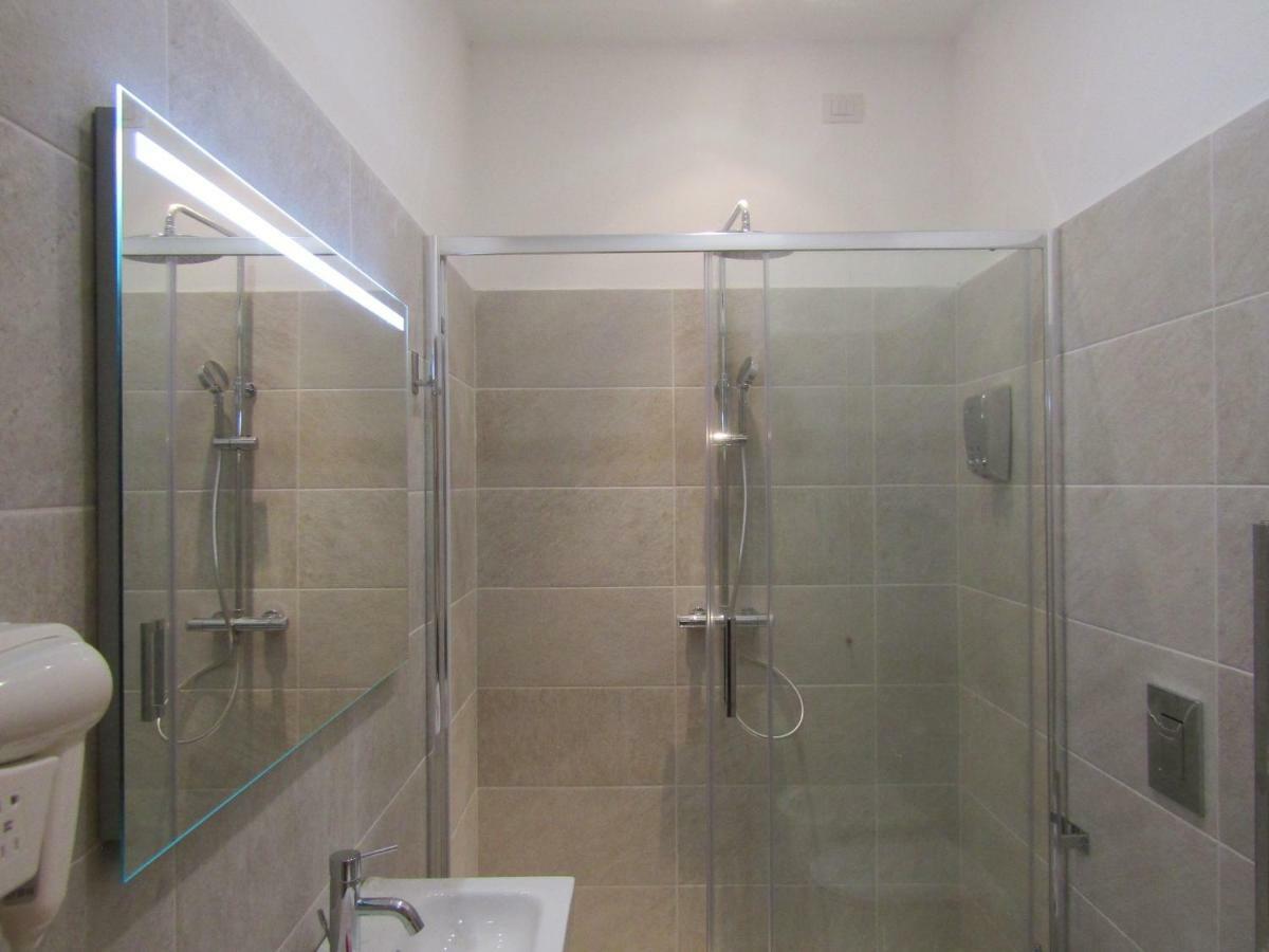 Tourist Point La Spezia Hotel Екстериор снимка